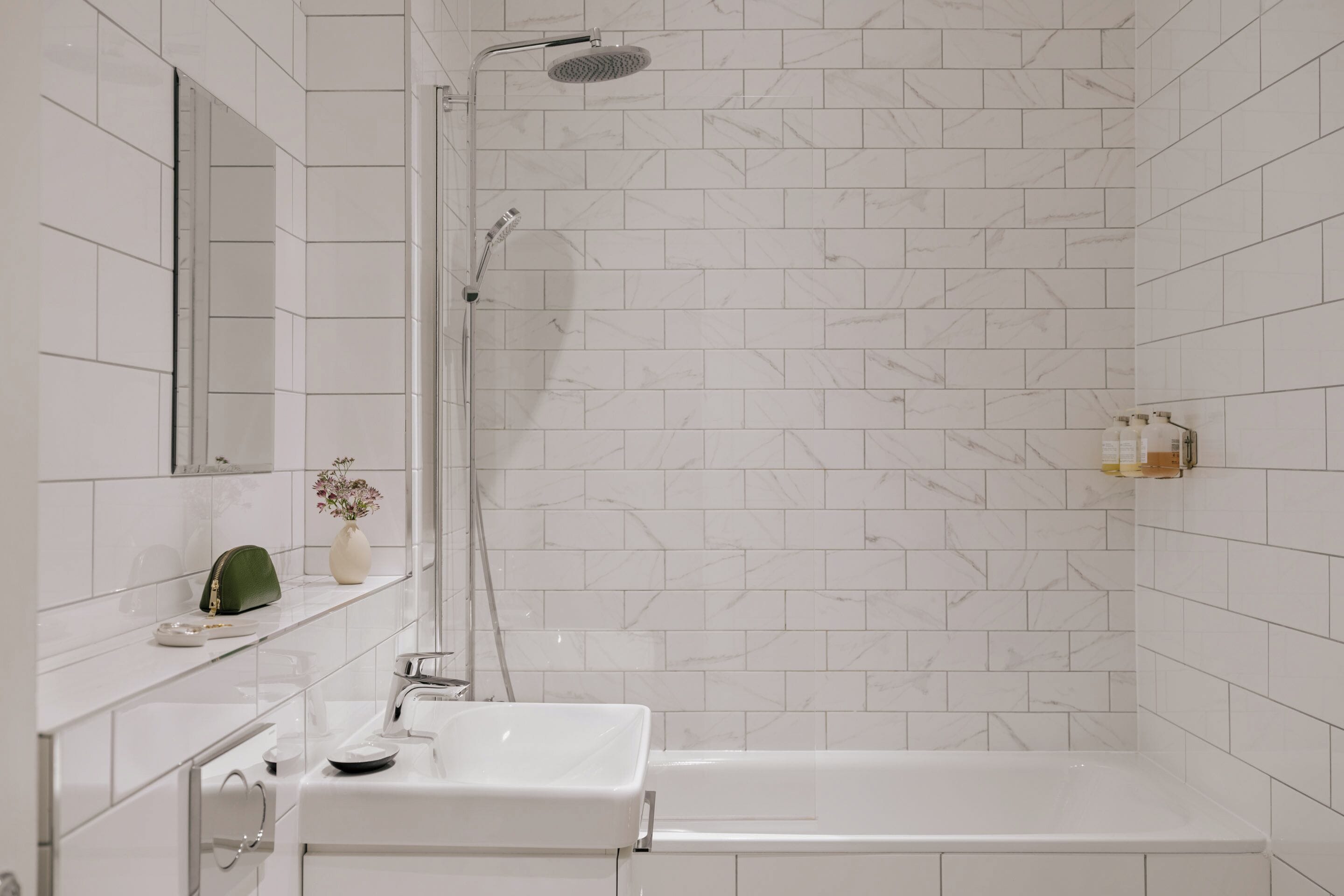 Photo - Thistle Suites Royal Garden