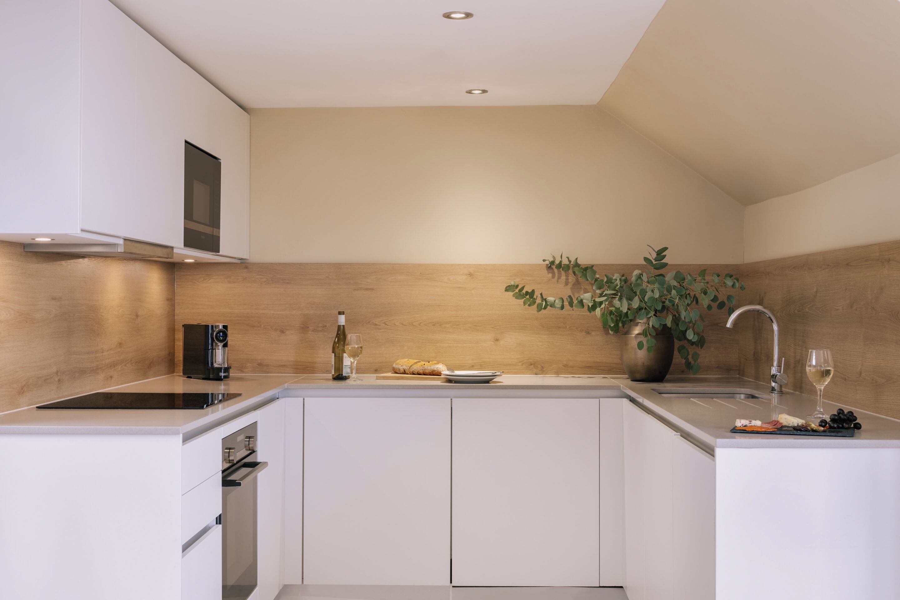 Apartament | Cuina privada | Frigorífic, microones, forn i placa de cuina 