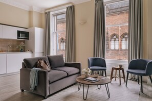 Televisión de pantalla plana de 42 pulgadas con canales por cable 