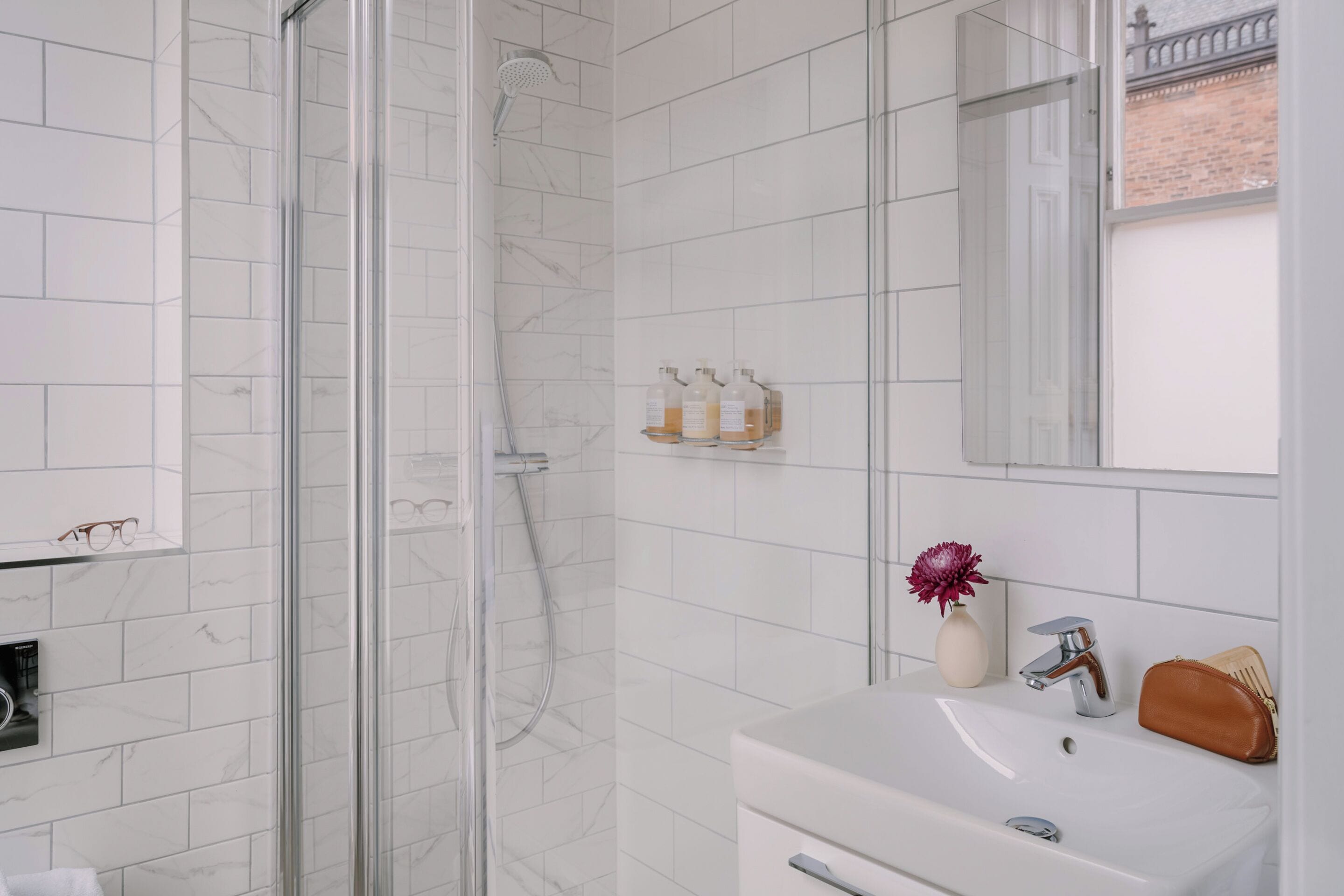 Photo - Thistle Suites Royal Garden