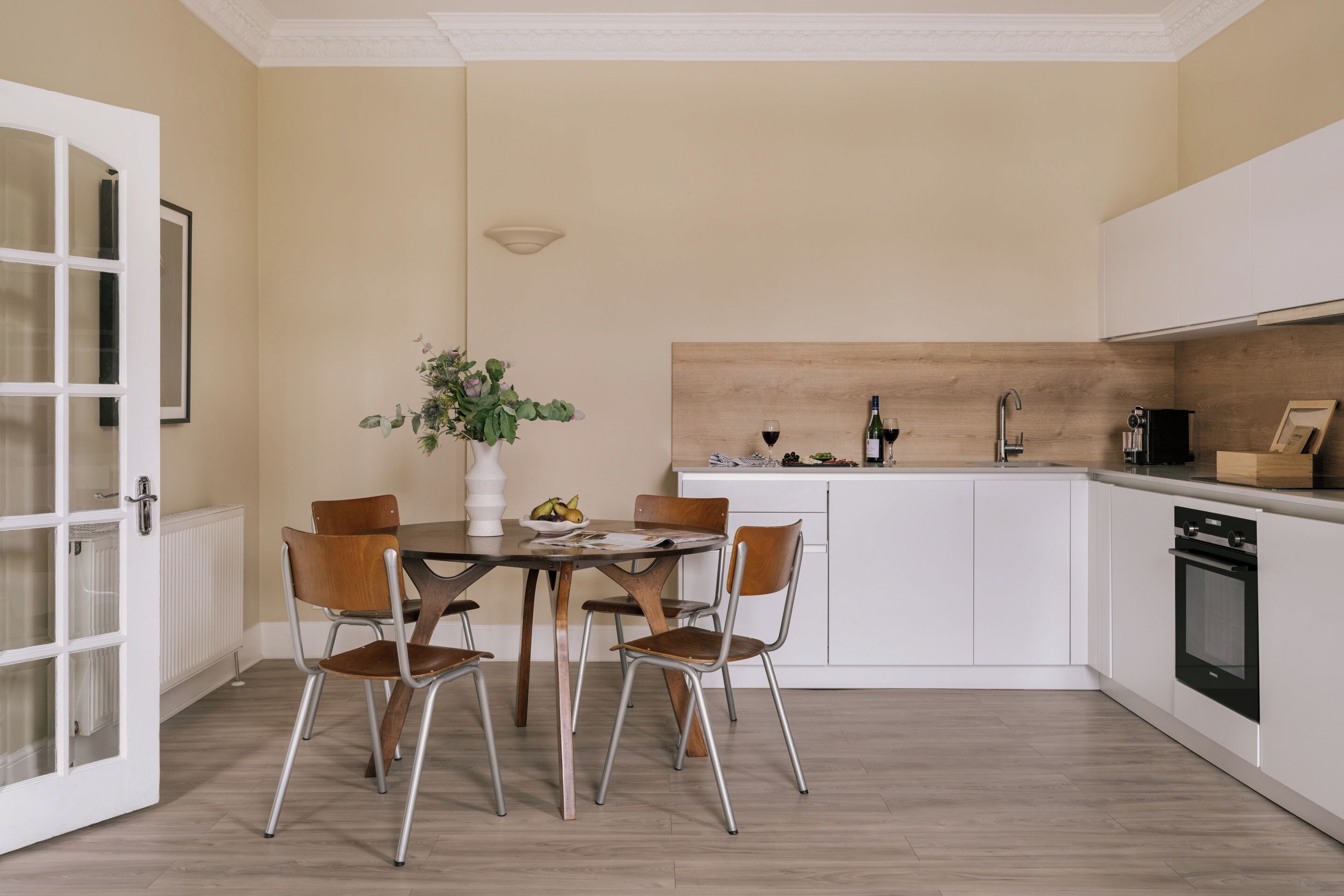 Photo - Thistle Suites Royal Garden