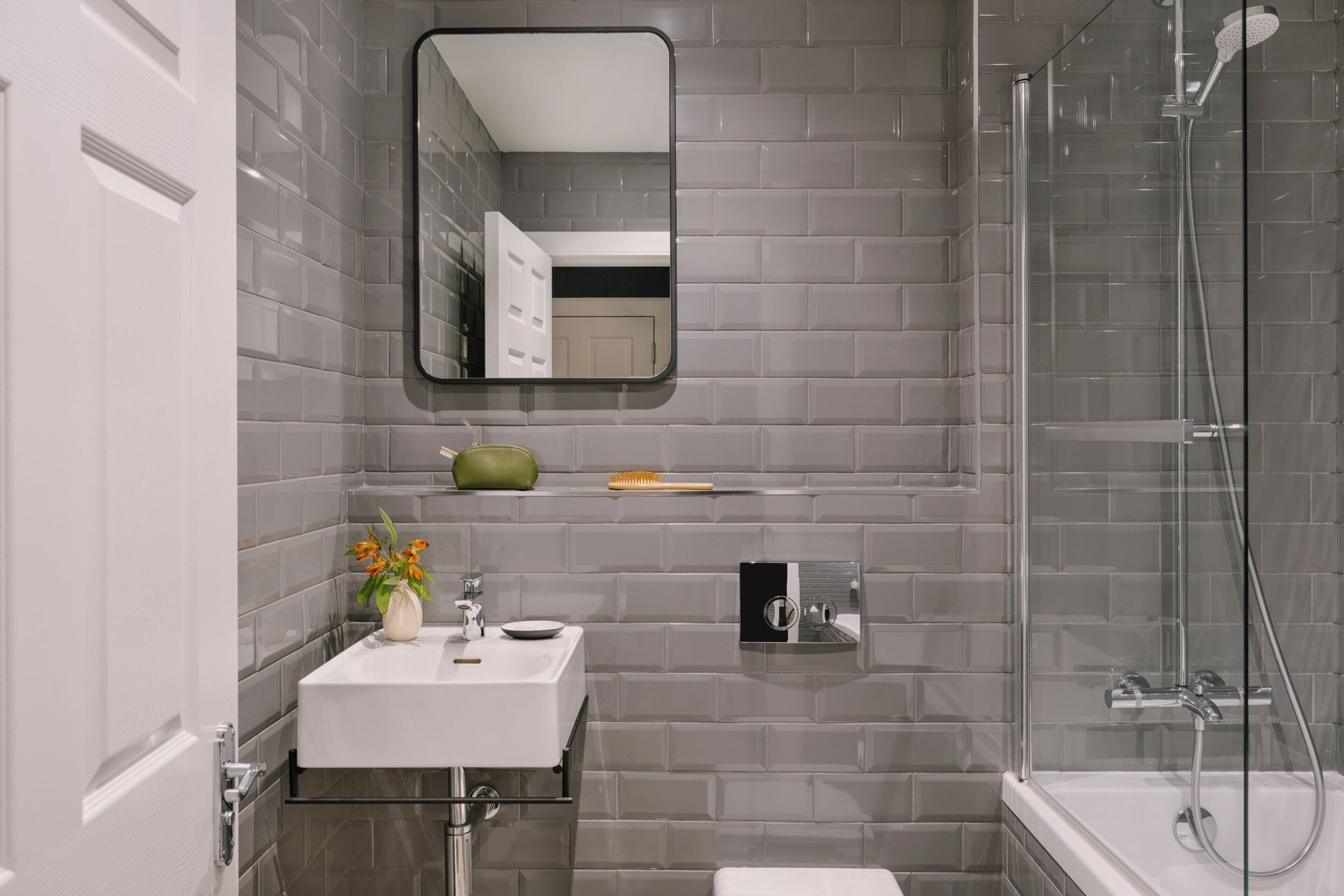 Photo - Thistle Suites Royal Garden