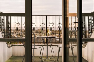 Deluxe Apartment, Kitchen | Terrace/patio