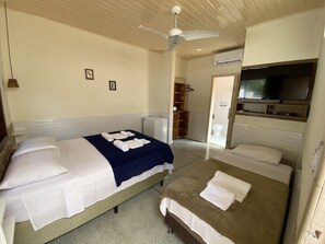 Minibar, free WiFi, bed sheets - Suíte Lázaro (Ubatuba)