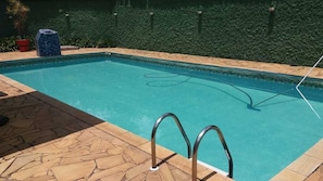 Utomhuspool