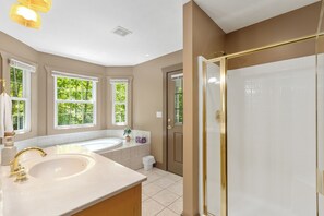 Combined shower/tub, hair dryer, towels, soap - Deer Path -Long-Range Mountain Views, Private Creek, Gas Logs, Fire Pit, 5 Acres (Pisgah Forest)