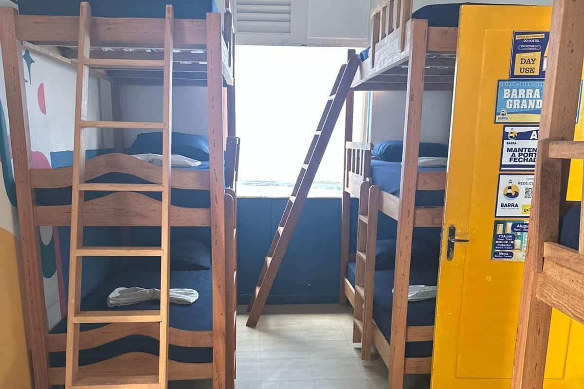 Dormitorio compartido económico, solo para mujeres (Barra) | Ropa de cama de alta calidad, decoración personalizada y wifi gratis