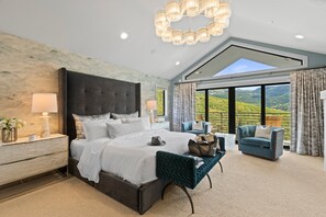 6 habitaciones, tabla de planchar con plancha, wifi y ropa de cama