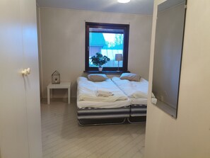 베이직 더블룸, 전용 욕실, 별관 | 무료 WiFi, 침대 시트