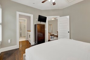 1 chambre, fer et planche à repasser, Wi-Fi gratuit, draps fournis