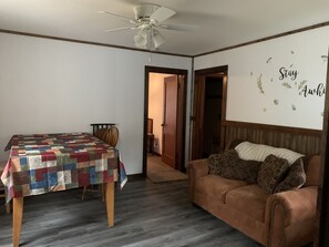 2 habitaciones, cuna de viaje, wifi gratis y ropa de cama