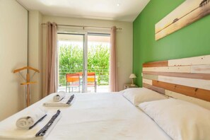 1 slaapkamer, een strijkplank/strijkijzer, wifi, beddengoed