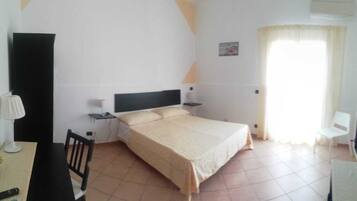 Comfort-Doppel- oder -Zweibettzimmer | Hochwertige Bettwaren, individuell dekoriert, individuell eingerichtet