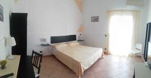 Comfort kamer, 1 twee- of 2 eenpersoonsbedden | Luxe beddengoed, individueel gedecoreerd, individueel gemeubileerd