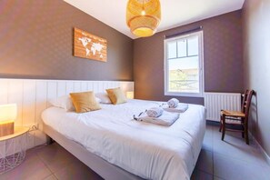 4 Schlafzimmer, Bügeleisen/Bügelbrett, Reisekinderbett, WLAN