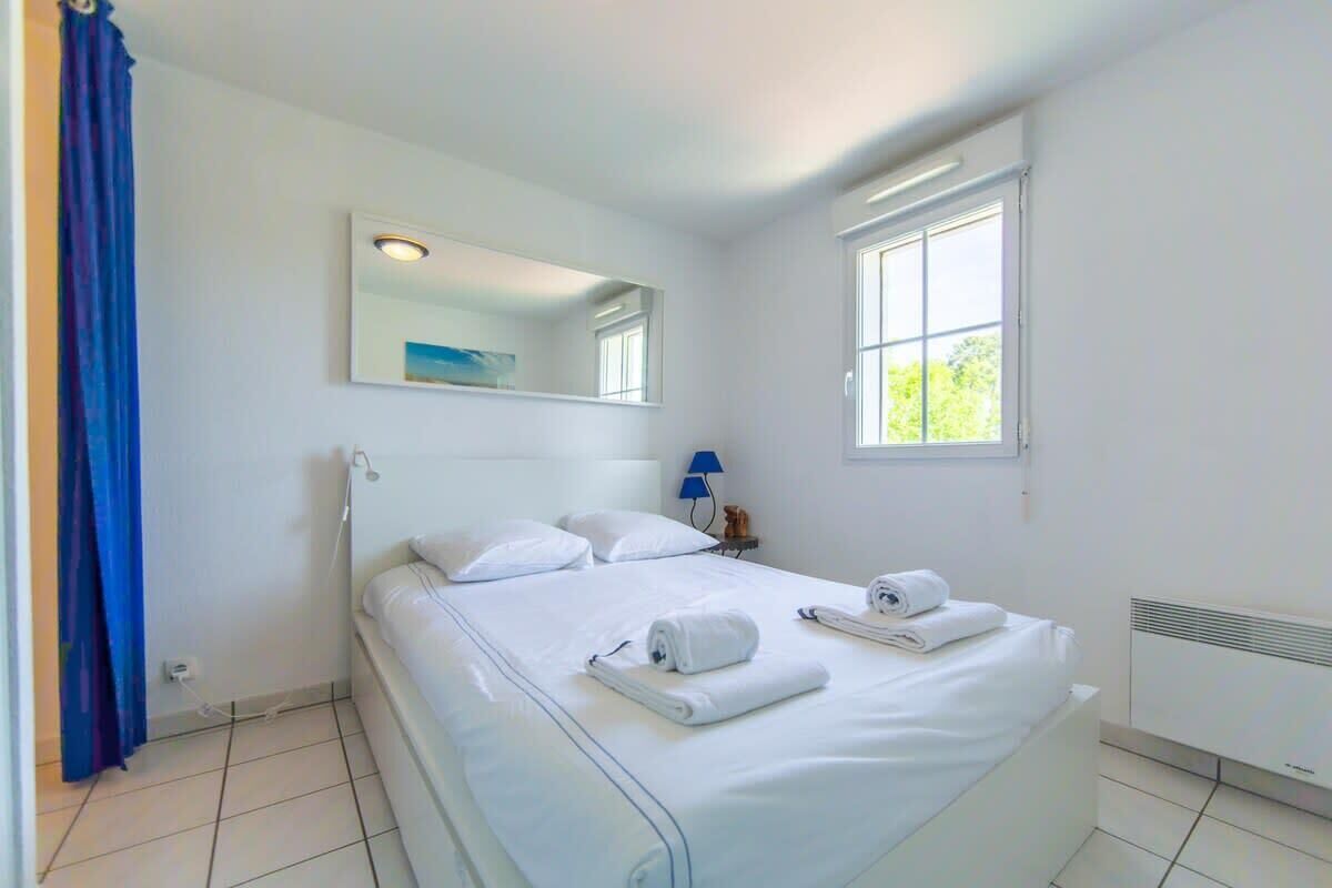 1 chambre, fer et planche à repasser, Wi-Fi, draps fournis