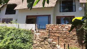 Unclassified image, 4 of 41, button - Cozy Kosmos (Hartbeespoort)