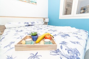 Iron/ironing board, WiFi