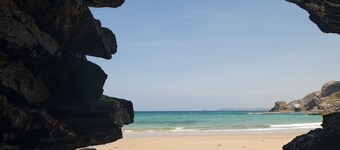 This lovely property sits above the beautiful sandy beach at Trevaunance Cove.