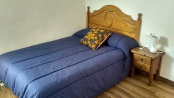3 slaapkamers, een bureau, een strijkplank/strijkijzer, wifi