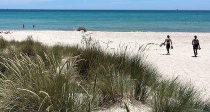 McCrae: location, location! Boasting bay views with the beach a 5 minutes walk.