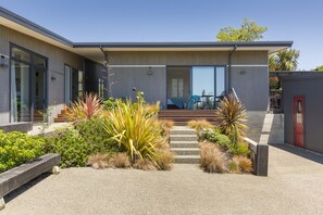 Front of property - Mapua41South Holiday Accommodation (Mapua)