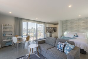 Superior Studio | Living area