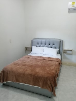 Wifi gratis y ropa de cama 