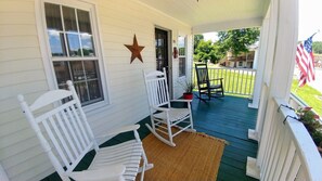 House (Cubs_Cottage) | Balcony