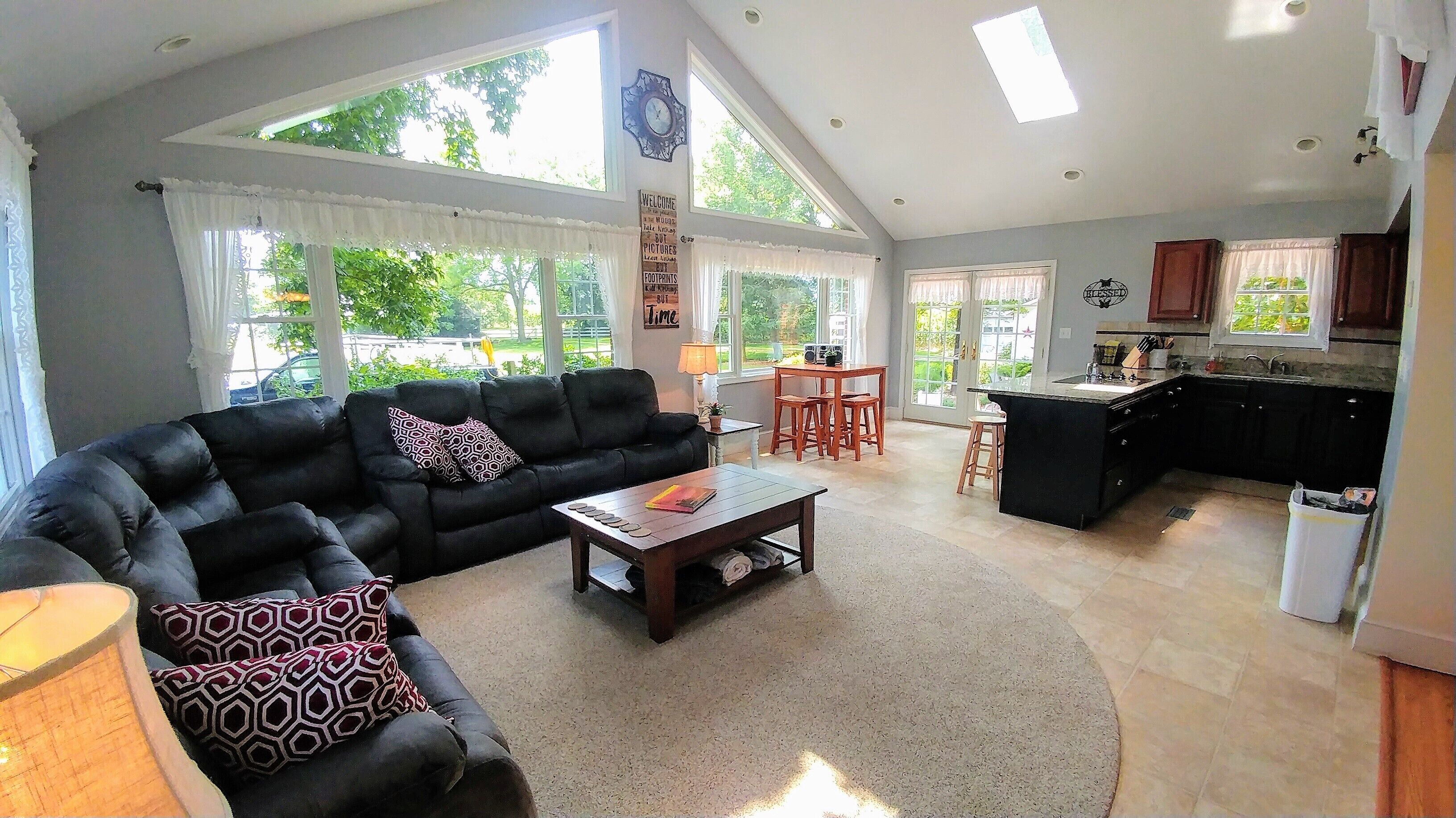 Televisión de pantalla plana y reproductor de DVD 