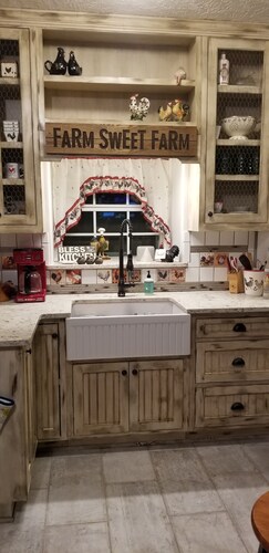 BYRD'S FARMHOUSE CHICK-INN COOP