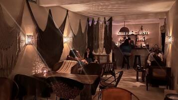 Bar (en el alojamiento)