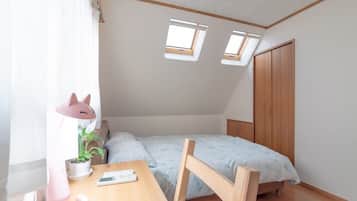 6 bedrooms, in-room safe, desk, iron/ironing board