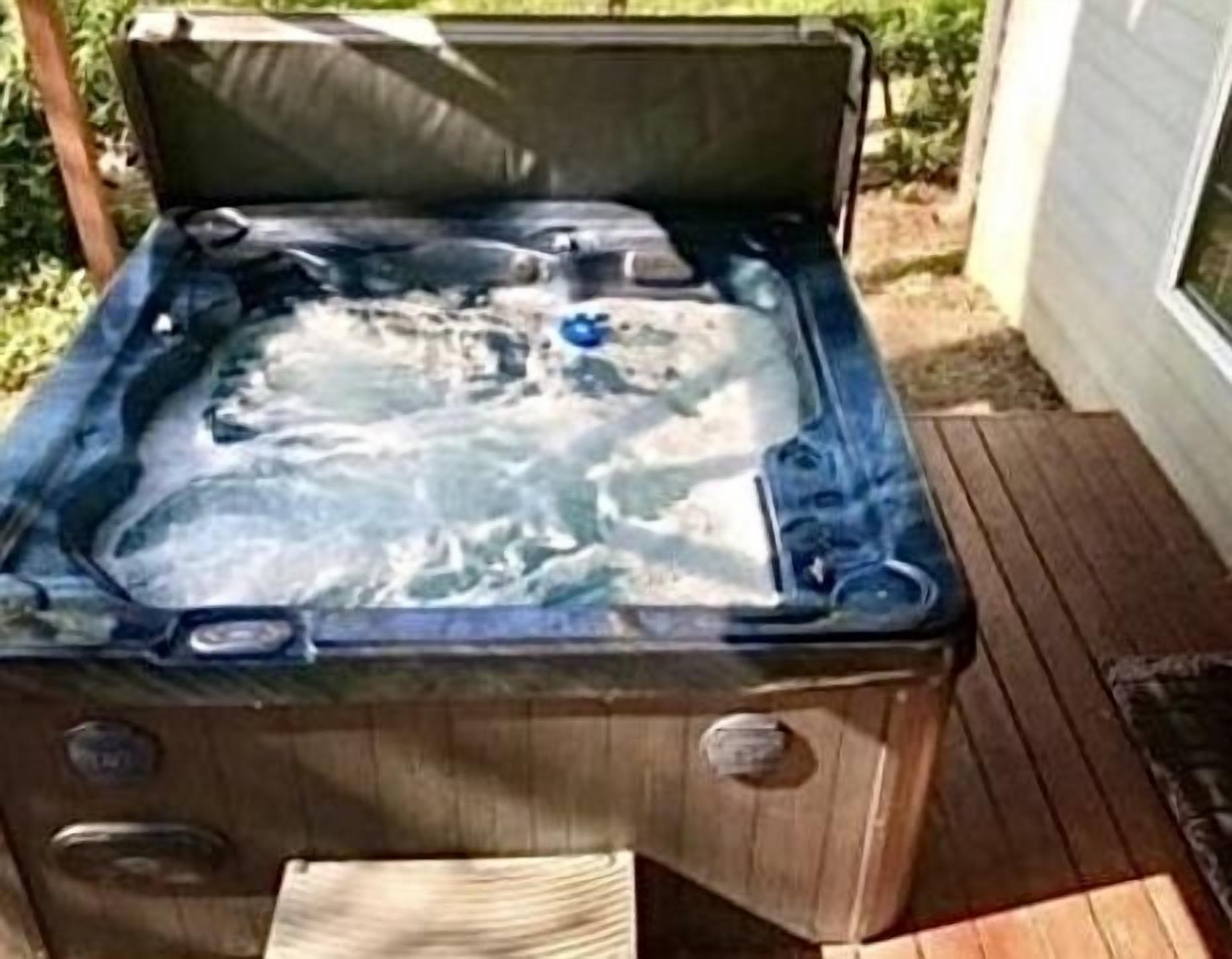 Tina de hidromasaje al aire libre