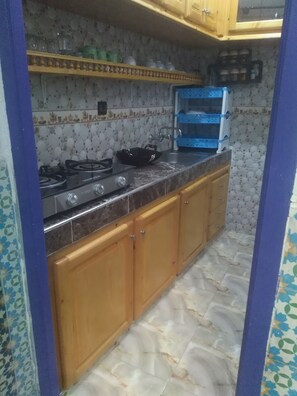 Lave-vaisselle, blender, serviettes en papier