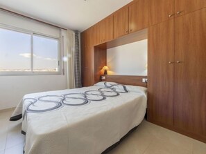 3 bedrooms, iron/ironing board, WiFi