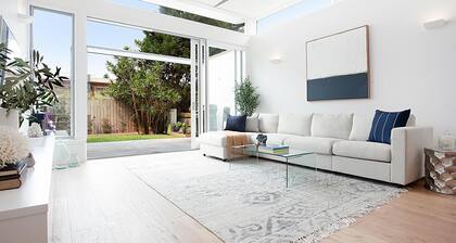 Bondi Blue is a Luxury 3-Bedroom Bondi Designer Home