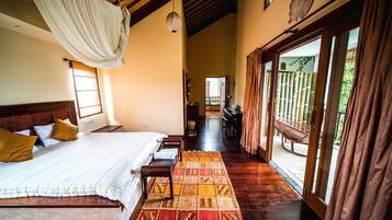Deluxe Double Room | In-room safe, desk, free WiFi, bed sheets