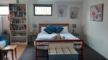 Iron/ironing board, travel crib, free WiFi, bed sheets