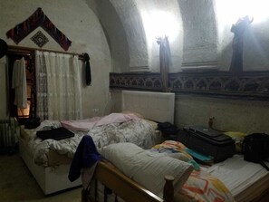 2 dormitoris, planxa i posts de planxar, wifi i roba de llit 