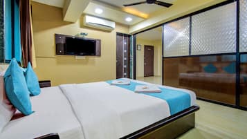 1 bedroom, Egyptian cotton sheets, premium bedding, in-room safe