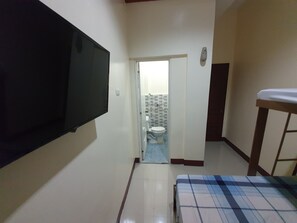 Bunk Room for 2 | Free WiFi - Grants Building Traveller's Lodge (Palompon)