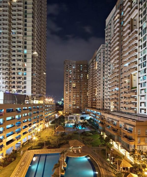 住宿正面 (夜晚)