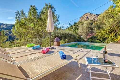 Beautiful Holiday Home Miravall with Mountain View
