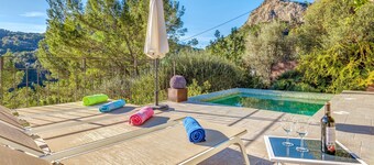 Beautiful Holiday Home Miravall with Mountain View