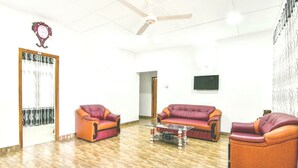 Unclassified image, 2 of 26, button - Hotel Elephant Border (Maraka)