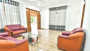 Unclassified image, 4 of 26, button - Hotel Elephant Border (Maraka)