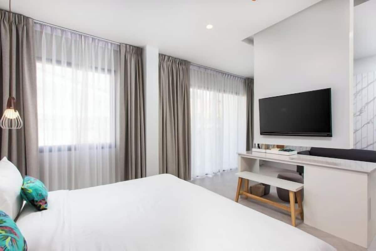 Caja de seguridad en la habitación, wifi gratis y ropa de cama