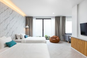 Deluxe Family Room | 客房内保险箱、免费 WiFi、床单