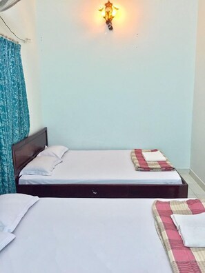 Minibar, soundproofing, iron/ironing board, free WiFi
